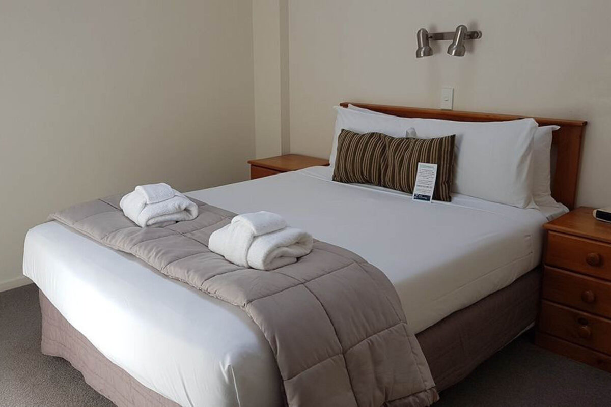 Bed - Courtenay Village 2 Bedroom Apartment