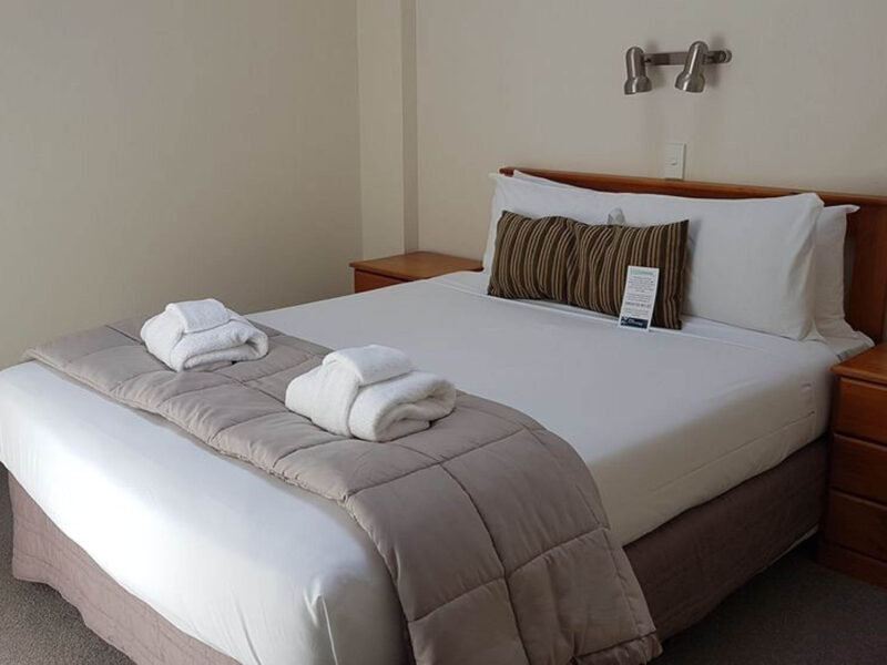 Bed - Courtenay Village 2 Bedroom Apartment