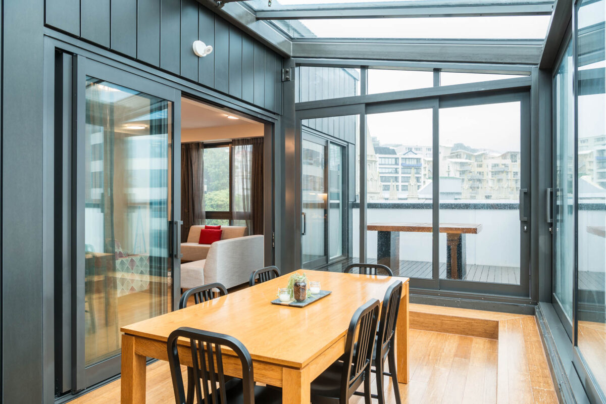 Outdoor Dining+Living - Boulcott Suites O_Sullivan Suite The O'Sullivan Suite for Village Accommodation Group, Wellington NZ. Photo credit: Stephen A’Court. COPYRIGHT ©Stephen A’Court